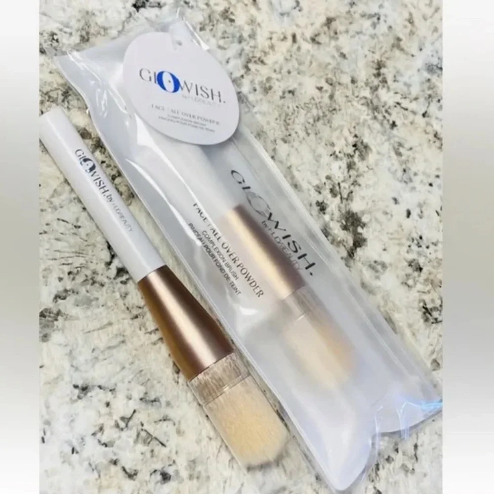 💎 HUDA BEAUTY GLOWISH Face All Over Powder Complexion Brush New/Sealed